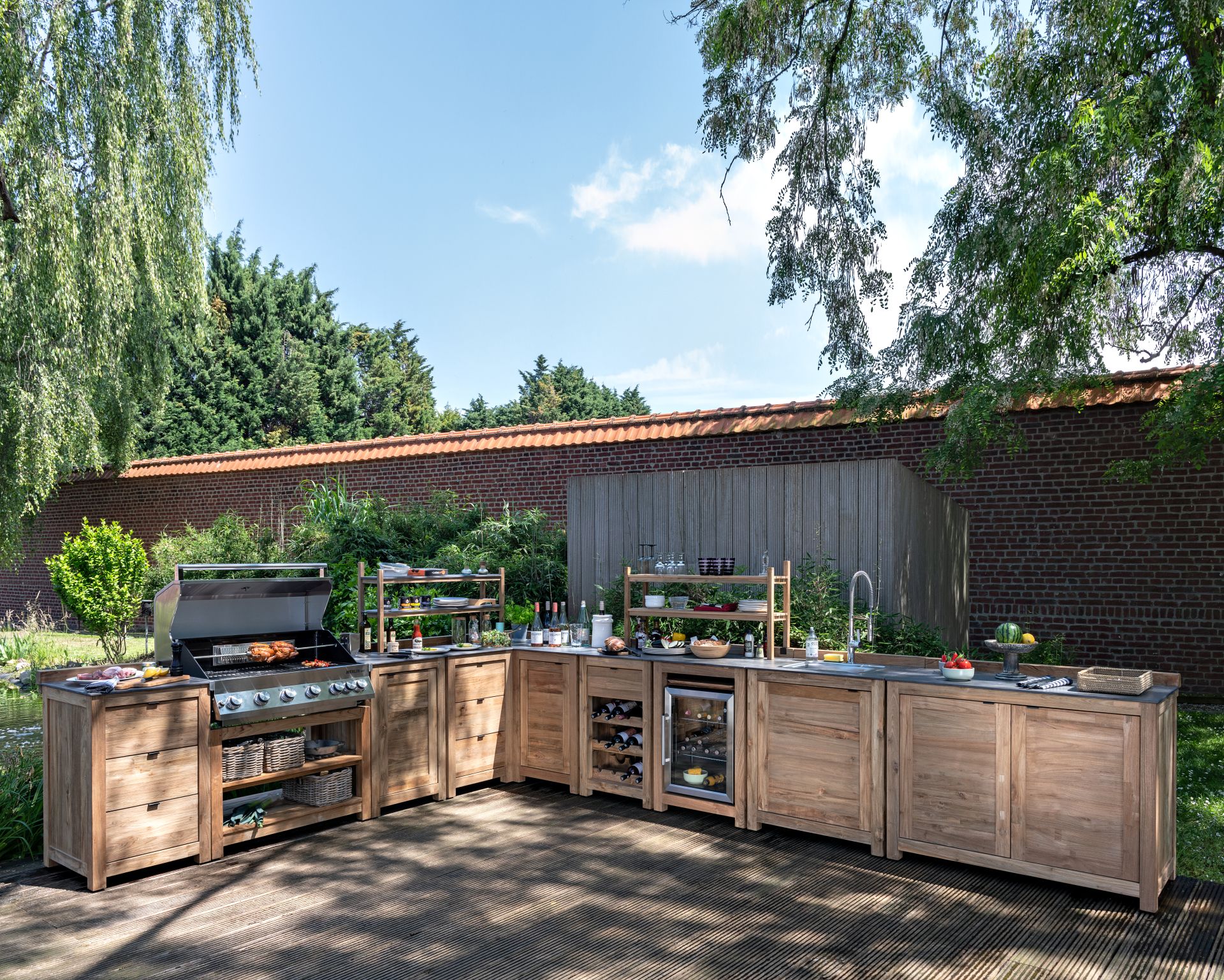 Pflegeanleitung für Outdoorküchen aus Teakholz